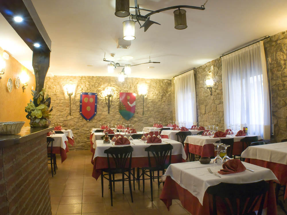 Aparthotel Fonda Bohemia Riuot Montblanc Zewnętrze zdjęcie